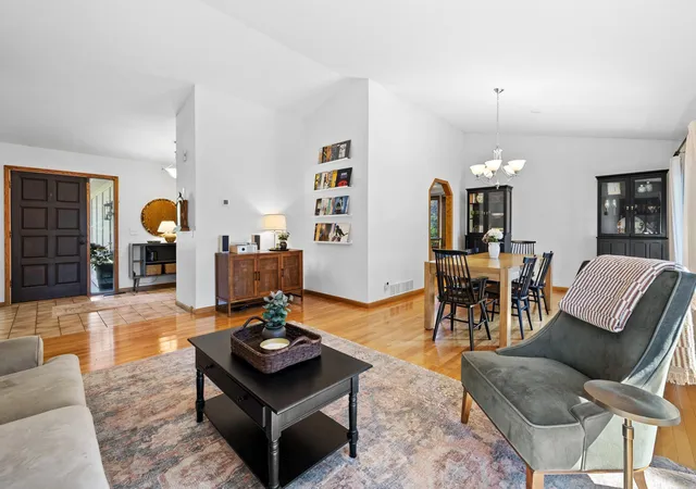 Photo 3 of Sale Pending at 4980 Oakview Ln N, Minneapolis, MN 55442 | MLS# 7118914 | Listing updated on 2026-09-14