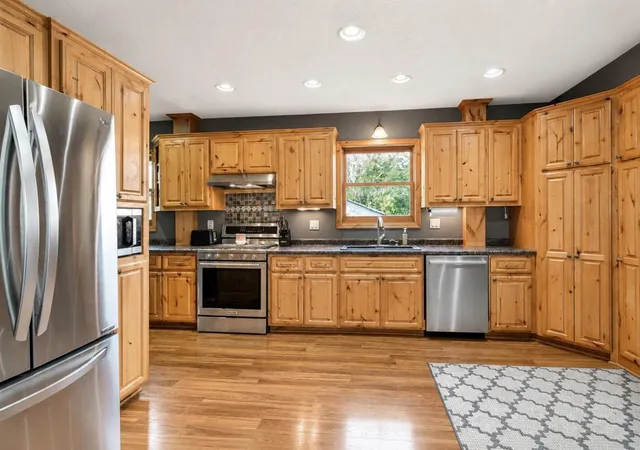 Photo 3 of Single family home for sale at 1024 Le Ctr St, Le Center, MN 56057 | MLS# 7118923 | Listing updated on 2026-09-11