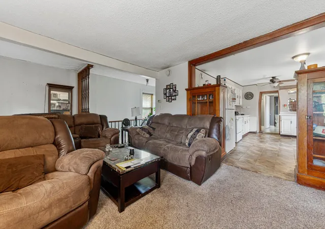 Photo 3 of Single family home for sale at 728 3rd Avenue Nw, Faribault, MN 55021 | MLS# 7118951 | Listing updated on 2026-09-10