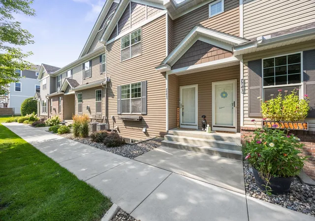 Photo 2 of Single family home for sale at 7745 Madelyn Crk Dr, Victoria, MN 55386 | MLS# 7119002 | Listing updated on 2026-09-14