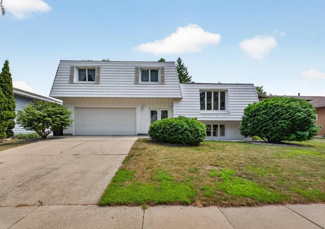 Photo 1 of Sale Pending at 1716 8th Avenue Se, Rochester, MN 55904 | MLS# 7119021 | Listing updated on 2026-09-14