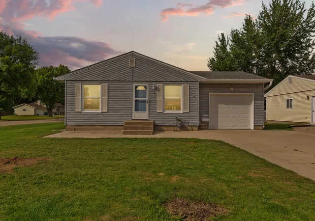 Photo 1 of Single family home for sale at 706 17th Street Ne, Owatonna, MN 55060 | MLS# 7119148 | Listing updated on 2026-09-15