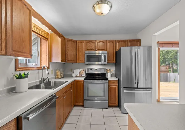 Photo 3 of Single family home for sale at 16595 Harwell Ave, Lakeville, MN 55044 | MLS# 7119413 | Listing updated on 2026-09-08