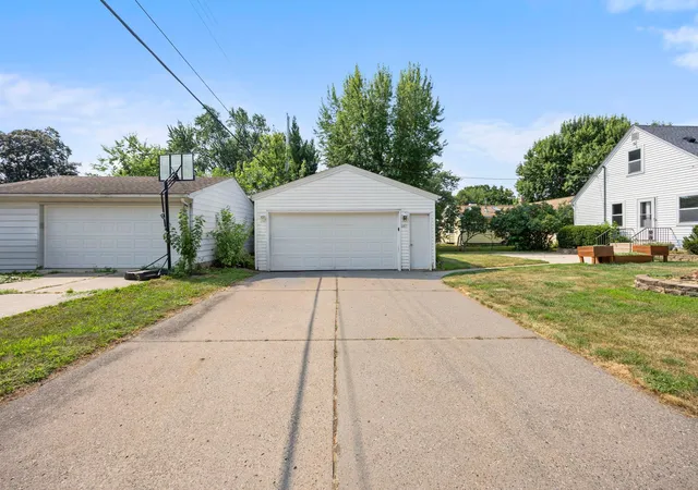 Photo 3 of Single family home for sale at 6401 Logan Ave S, Minneapolis, MN 55423 | MLS# 7119426 | Listing updated on 2026-09-11