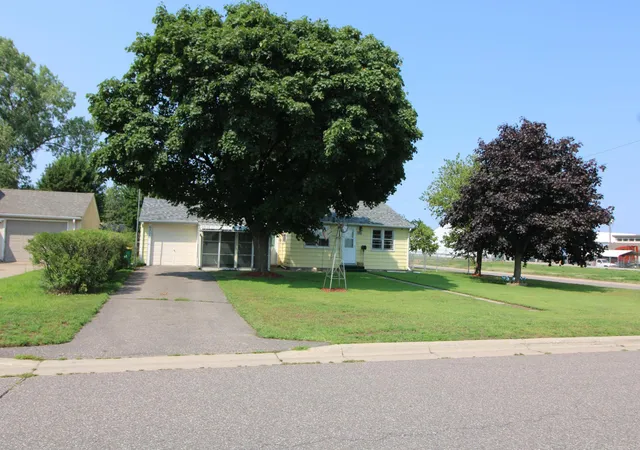Photo 2 of Single family home for sale at 6300 60th Avenue N, Crystal, MN 55428 | MLS# 7119496 | Listing updated on 2026-09-08