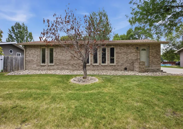 Photo 3 of Single family home for sale at 607 9th Street W, West Fargo, ND 58078 | MLS# 7119619 | Listing updated on 2026-09-11
