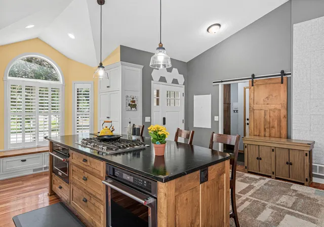 Photo 3 of Single family home for sale at 6560 White Oak Rd, Hugo, MN 55038 | MLS# 7119676 | Listing updated on 2026-09-17