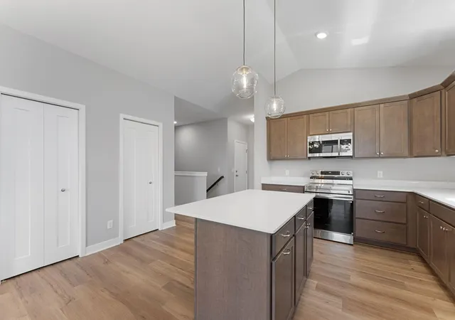 Photo 3 of Sale Pending at 2120 Ridgepointe Dr, Hastings, MN 55033 | MLS# 7120012 | Listing updated on 2026-09-11