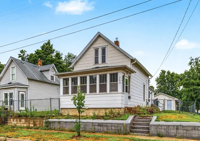 Photo 2 of Single family home for sale at 263 Cottage Ave W, Saint Paul, MN 55117 | MLS# 7120021 | Listing updated on 2026-09-10
