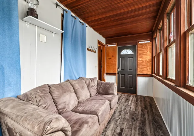 Photo 3 of Single family home for sale at 263 Cottage Ave W, Saint Paul, MN 55117 | MLS# 7120021 | Listing updated on 2026-09-10