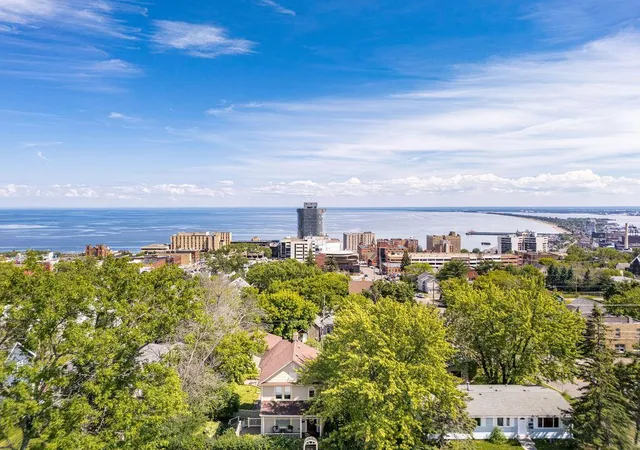 Photo 3 of Sale Pending at 410 E 7th Street, Duluth, MN 55805 | MLS# 7120081 | Listing updated on 2026-09-14