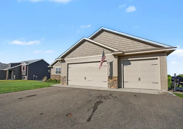 Photo 4 of Single family home for sale at 1763 Otter Way, New Richmond, WI 54017 | MLS# 7120157 | Listing updated on 2026-09-15