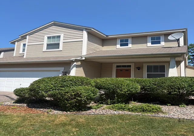 Photo 1 of Single family home for sale at 728 Newberry Ln, Chaska, MN 55318 | MLS# 7120200 | Listing updated on 2026-09-14