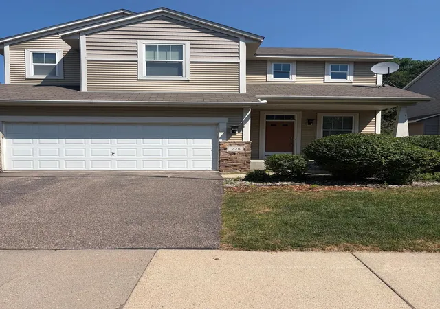 Photo 3 of Single family home for sale at 728 Newberry Ln, Chaska, MN 55318 | MLS# 7120200 | Listing updated on 2026-09-14