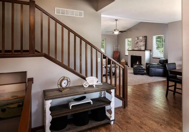 Photo 2 of Single family home for sale at 304 Tanager Rd, Mankato, MN 56001 | MLS# 7120463 | Listing updated on 2026-09-12