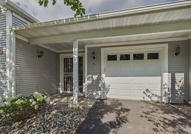 Photo 2 of Single family home for sale at 182 Emerson Ave E, Saint Paul, MN 55118 | MLS# 7120464 | Listing updated on 2026-09-10