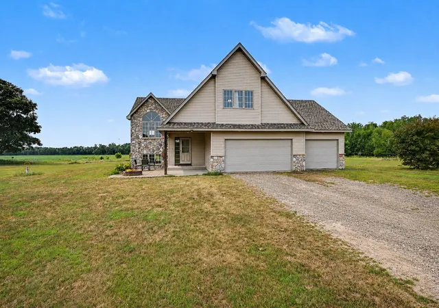 Photo 2 of Single family home for sale at 35824 Lincoln Rd, North Branch, MN 55056 | MLS# 7120470 | Listing updated on 2026-09-09