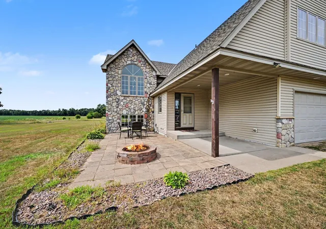 Photo 3 of Single family home for sale at 35824 Lincoln Rd, North Branch, MN 55056 | MLS# 7120470 | Listing updated on 2026-09-09