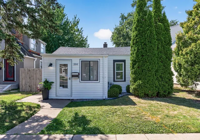 Photo 3 of Sale Pending at 304 11th Avenue S, South Saint Paul, MN 55075 | MLS# 7120520 | Listing updated on 2026-09-15