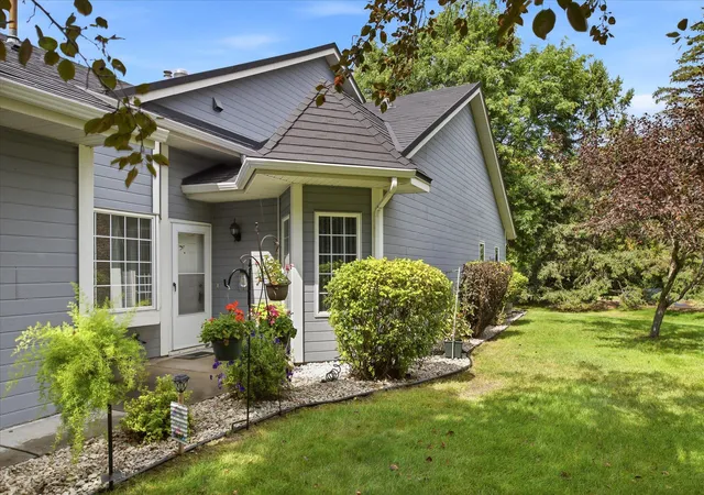 Photo 1 of Single family home for sale at 2707 River Hills Dr S, Burnsville, MN 55337 | MLS# 7120823 | Listing updated on 2026-09-10
