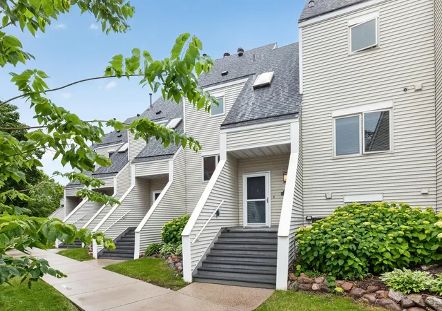 Photo 1 of Single family home for sale at 1805 New York Ave N, Minneapolis, MN 55411 | MLS# 7120914 | Listing updated on 2026-09-25