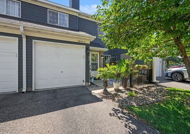 Photo 1 of Single family home for sale at 1845 Donegal Dr #5, Saint Paul, MN 55125 | MLS# 7120921 | Listing updated on 2026-09-15