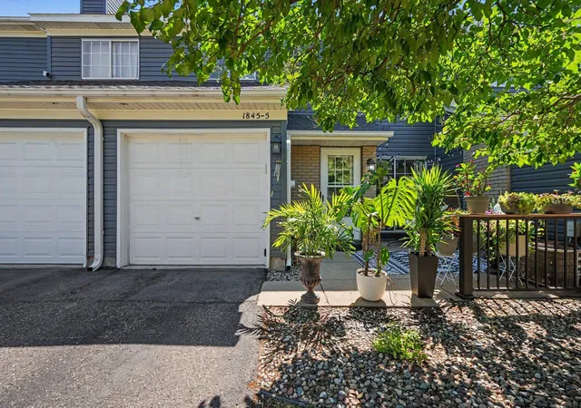 Photo 2 of Single family home for sale at 1845 Donegal Dr #5, Saint Paul, MN 55125 | MLS# 7120921 | Listing updated on 2026-09-15