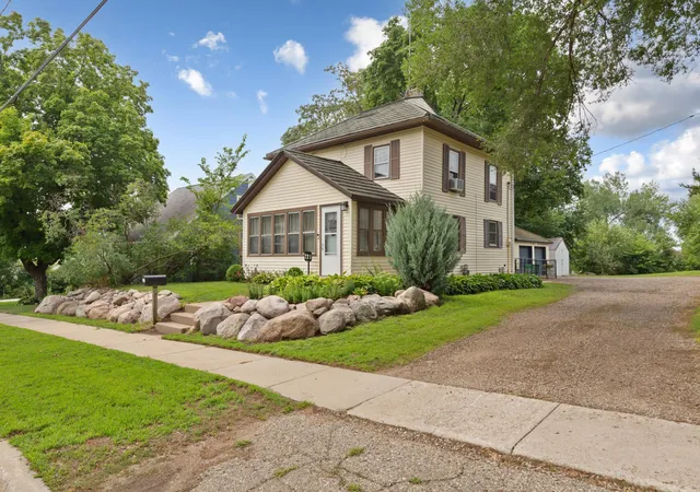 Photo 1 of Single family home for sale at 721 1st Street N, Waterville, MN 56096 | MLS# 7120977 | Listing updated on 2026-09-11