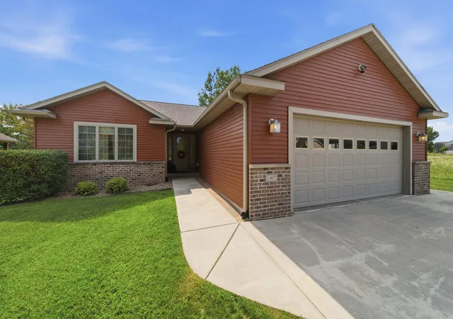 Photo 1 of Single family home for sale at 1407 Woodland Way, Lake City, MN 55041 | MLS# 7121256 | Listing updated on 2026-09-17