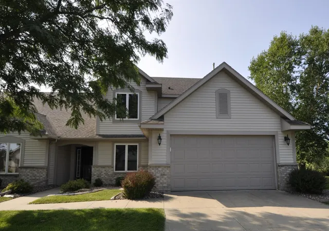 Photo 2 of Single family home for sale at 4910 Wildgrass Ln Nw, Rochester, MN 55901 | MLS# 7121507 | Listing updated on 2026-09-10