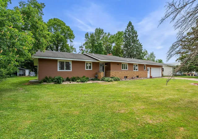 Photo 1 of Single family home for sale at 628 E Wisconsin Ave, Barron, WI 54812 | MLS# 7121534 | Listing updated on 2026-09-22
