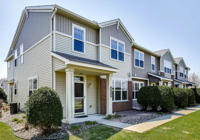 Photo 1 of Single family home for sale at 3331 Cherry Ln #D, Saint Paul, MN 55129 | MLS# 7121623 | Listing updated on 2026-09-12