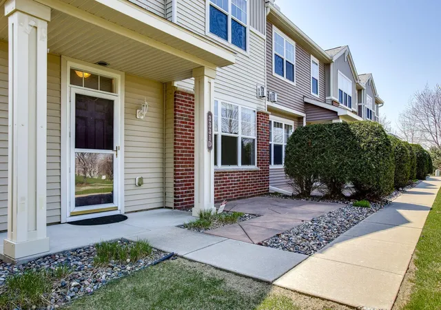 Photo 2 of Single family home for sale at 3331 Cherry Ln #D, Saint Paul, MN 55129 | MLS# 7121623 | Listing updated on 2026-09-12