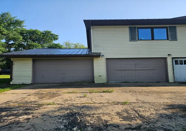 Photo 2 of Single family home for sale at 316 Roberts Ave Ne, Warroad, MN 56763 | MLS# 7121736 | Listing updated on 2026-09-13