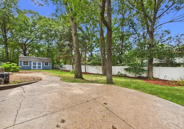 Photo 4 of Single family home for sale at 2527 Colony Cir, Saint Cloud, MN 56303 | MLS# 7121800 | Listing updated on 2026-10-07