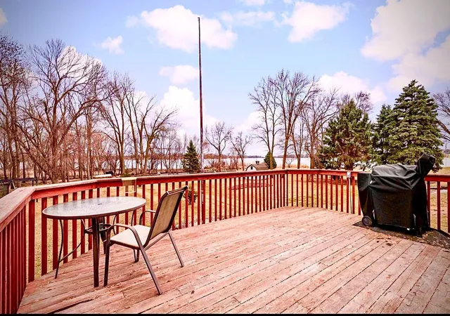 Photo 3 of Single family home for sale at 141 Fairlawn Ave E, Winsted, MN 55395 | MLS# 7121871 | Listing updated on 2026-09-10