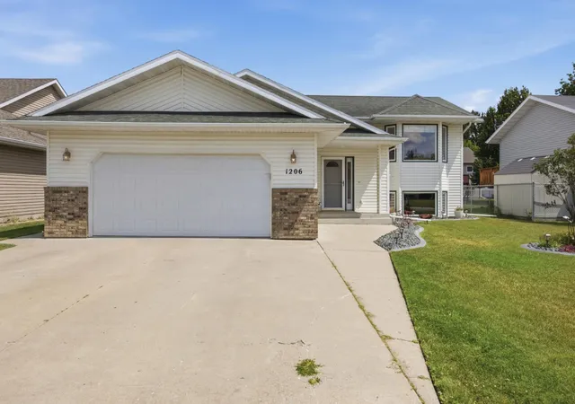 Photo 1 of Single family home for sale at 1206 18th Street N, Moorhead, MN 56560 | MLS# 7121909 | Listing updated on 2026-09-15