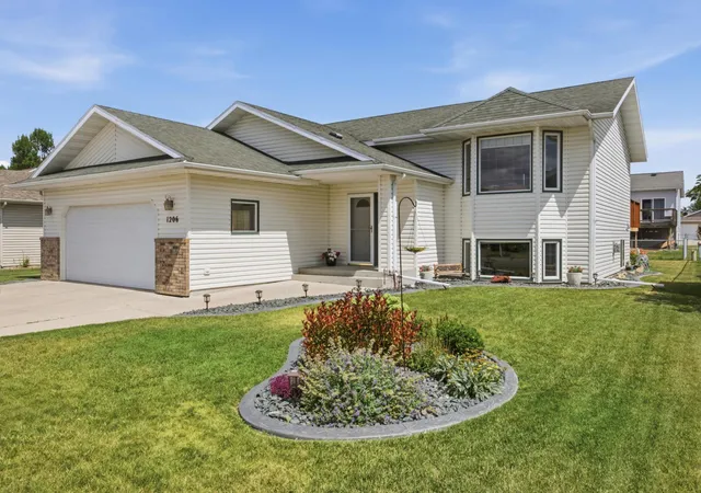 Photo 2 of Single family home for sale at 1206 18th Street N, Moorhead, MN 56560 | MLS# 7121909 | Listing updated on 2026-09-15