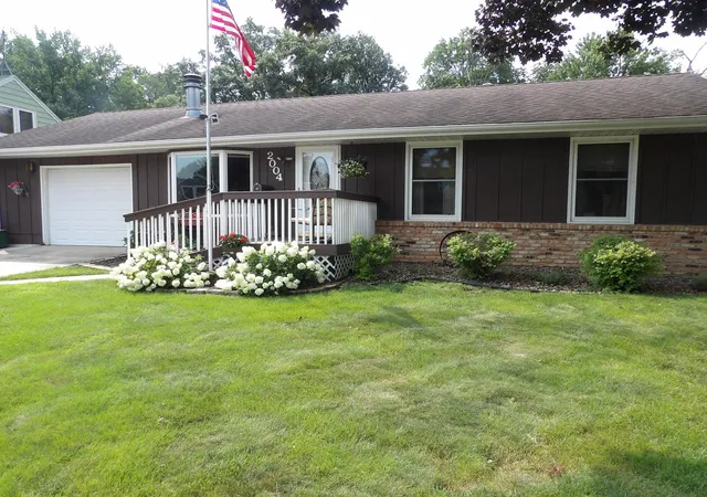 Photo 1 of Single family home for sale at 2004 7th Avenue Se, Austin, MN 55912 | MLS# 7121990 | Listing updated on 2026-09-15