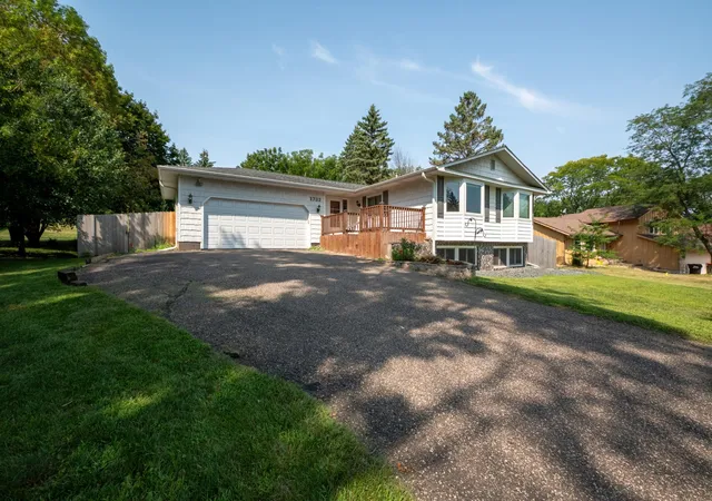 Photo 3 of Single family home for sale at 1732 Evergreen Dr, Saint Paul, MN 55125 | MLS# 7122037 | Listing updated on 2026-09-14