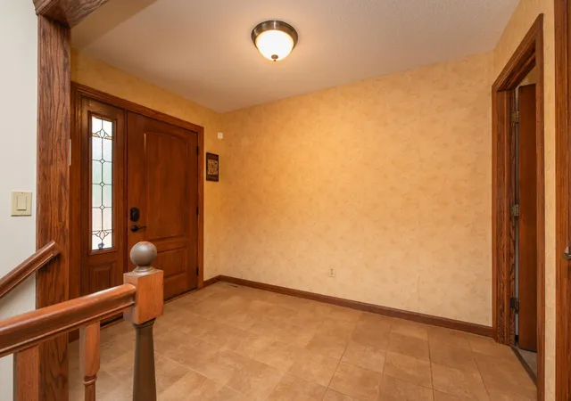 Photo 4 of Single family home for sale at 1732 Evergreen Dr, Saint Paul, MN 55125 | MLS# 7122037 | Listing updated on 2026-09-14