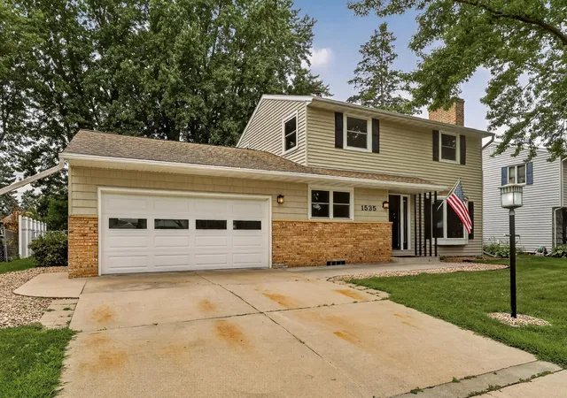 Photo 1 of Single family home for sale at 1535 8th Avenue Se, Rochester, MN 55904 | MLS# 7122038 | Listing updated on 2026-09-14