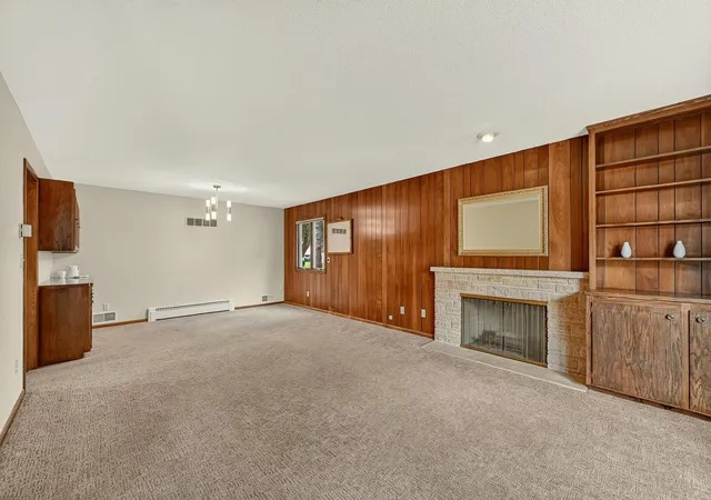 Photo 3 of Single family home for sale at 1535 8th Avenue Se, Rochester, MN 55904 | MLS# 7122038 | Listing updated on 2026-09-14