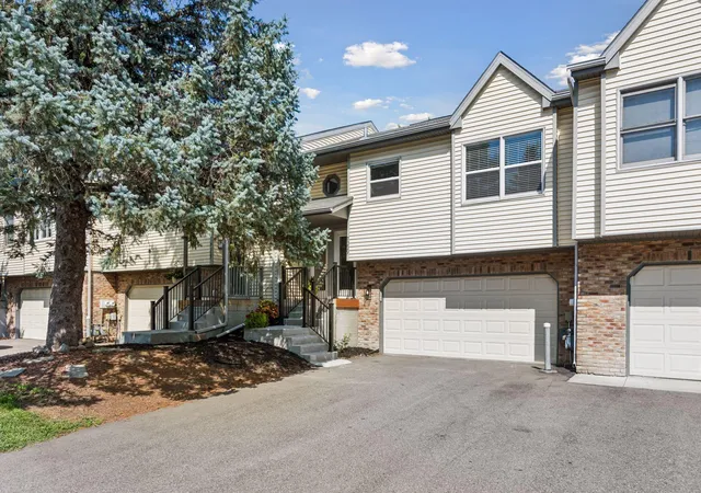 Photo 3 of Single family home for sale at 7229 Bren Ln, Eden Prairie, MN 55346 | MLS# 7122090 | Listing updated on 2026-09-21