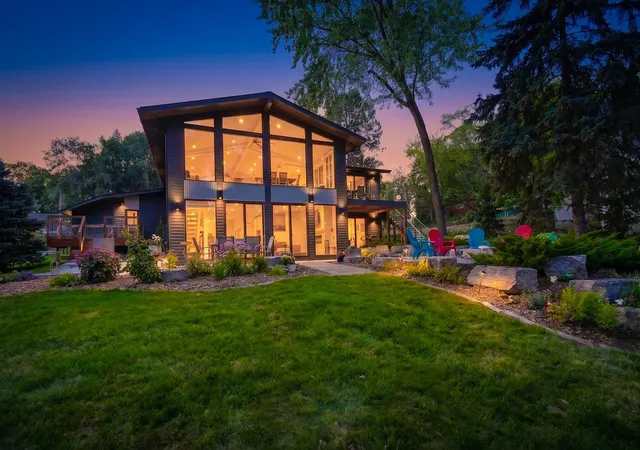 Photo 1 of Single family home for sale at 2968 W Owasso Blvd, Saint Paul, MN 55113 | MLS# 7122118 | Listing updated on 2026-09-18