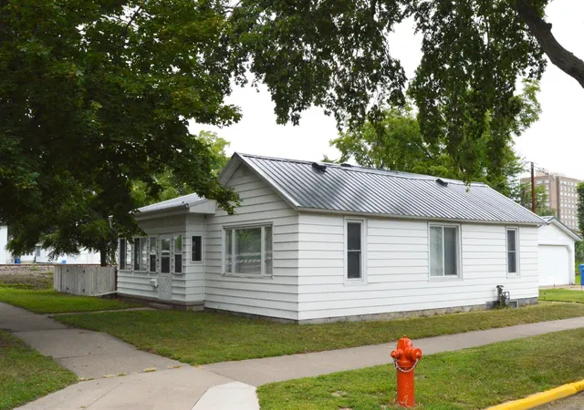 Photo 1 of Single family home for sale at 574 Wilson St, Winona, MN 55987 | MLS# 7122198 | Listing updated on 2026-10-27