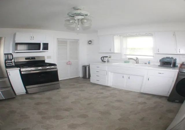 Photo 2 of Single family home for sale at 574 Wilson St, Winona, MN 55987 | MLS# 7122198 | Listing updated on 2026-10-27