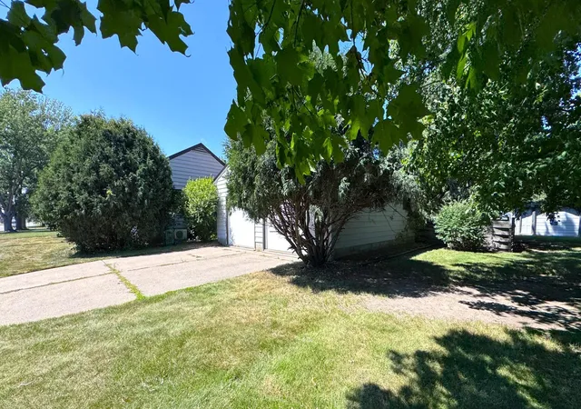 Photo 3 of Single family home for sale at 410 1st Street NW, Aitkin, MN 56431 | MLS# 7122226 | Listing updated on 2026-09-15