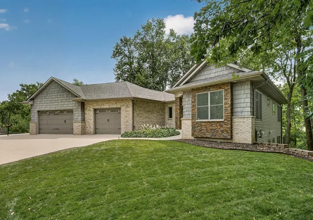 Photo 1 of Single family home for sale at 2130 Arlen Ct Sw, Rochester, MN 55902 | MLS# 7122246 | Listing updated on 2026-09-14