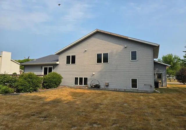 Photo 3 of Single family home for sale at 1101 5th Avenue Se, Barnesville, MN 56514 | MLS# 7122337 | Listing updated on 2026-09-14